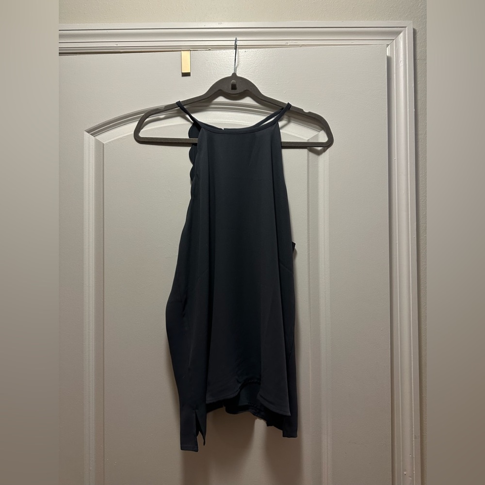 Loft Size M Blue / grey / slate colored top with scallop led detail - Picture 3 of 8